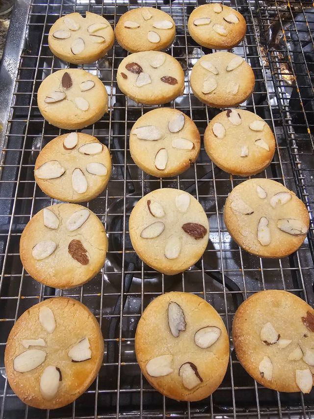 Grandmas Almond Christmas CookieImage